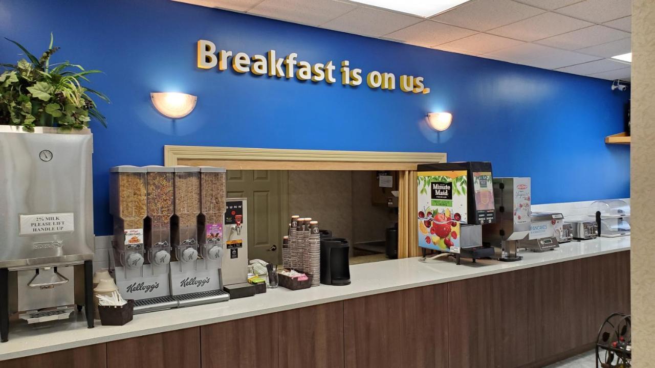 Days Inn By Wyndham Penticton Conference Centre Екстериор снимка