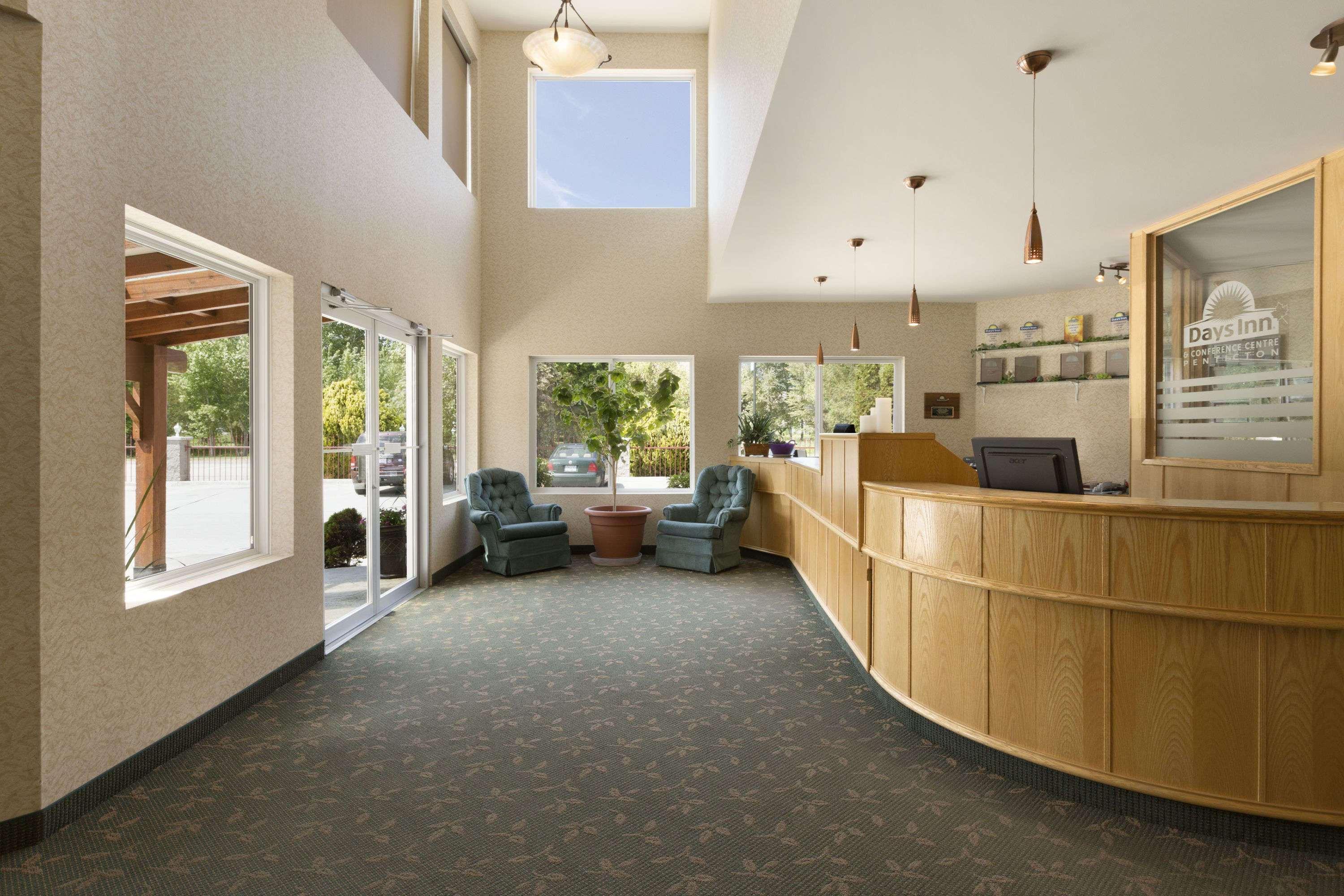 Days Inn By Wyndham Penticton Conference Centre Екстериор снимка
