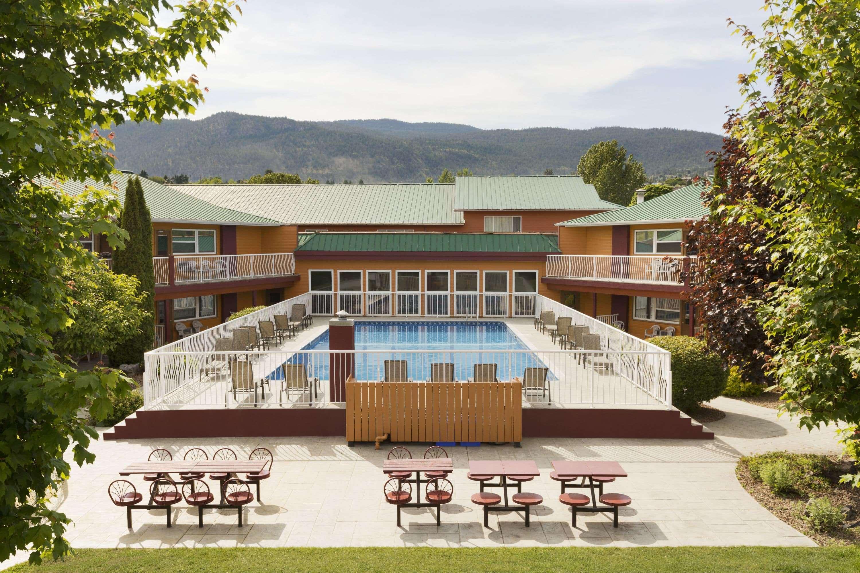 Days Inn By Wyndham Penticton Conference Centre Екстериор снимка