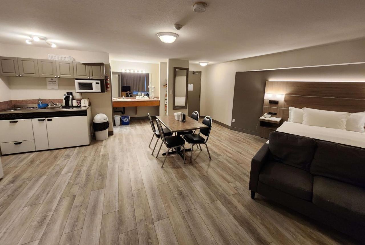 Days Inn By Wyndham Penticton Conference Centre Екстериор снимка