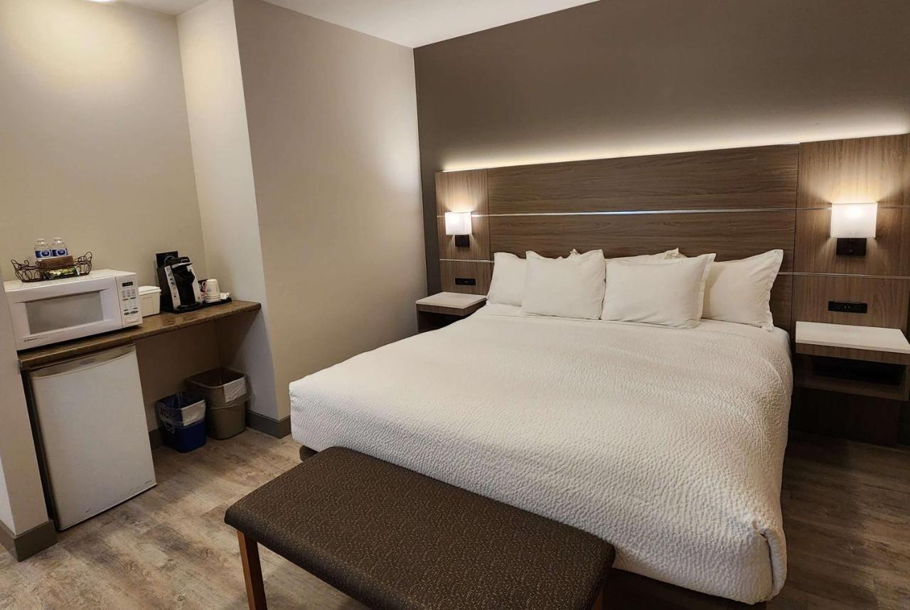 Days Inn By Wyndham Penticton Conference Centre Екстериор снимка