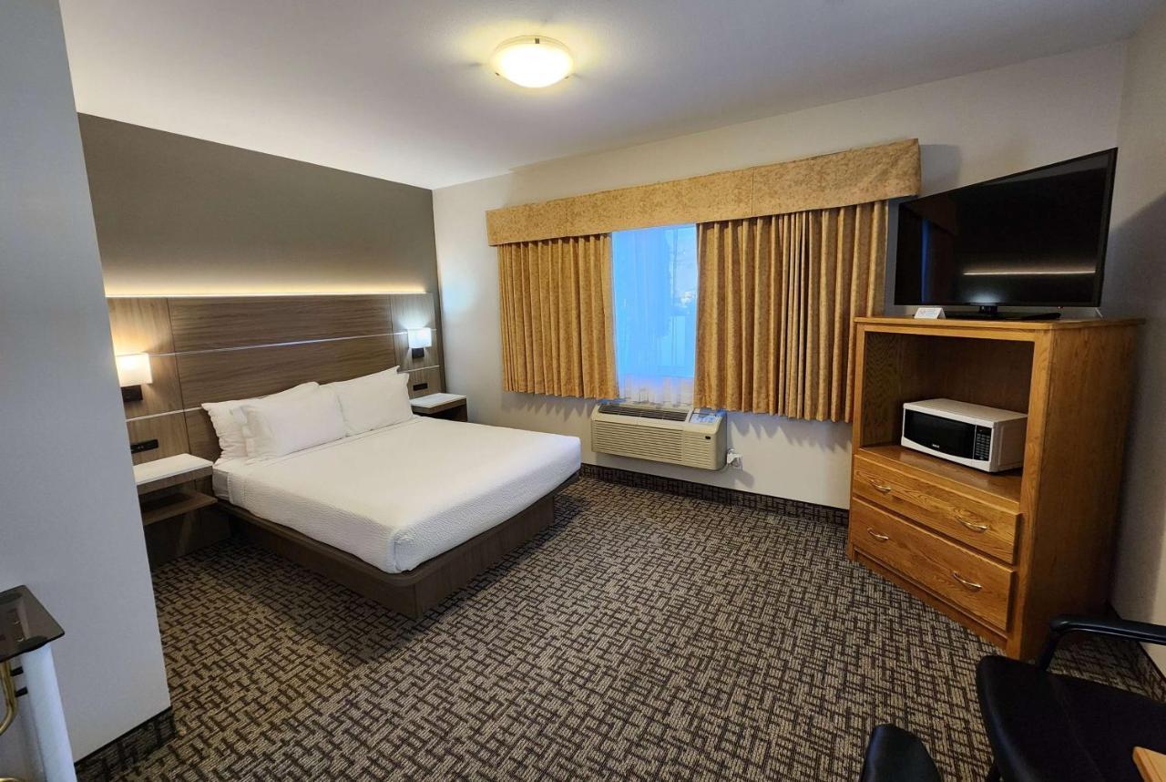 Days Inn By Wyndham Penticton Conference Centre Екстериор снимка