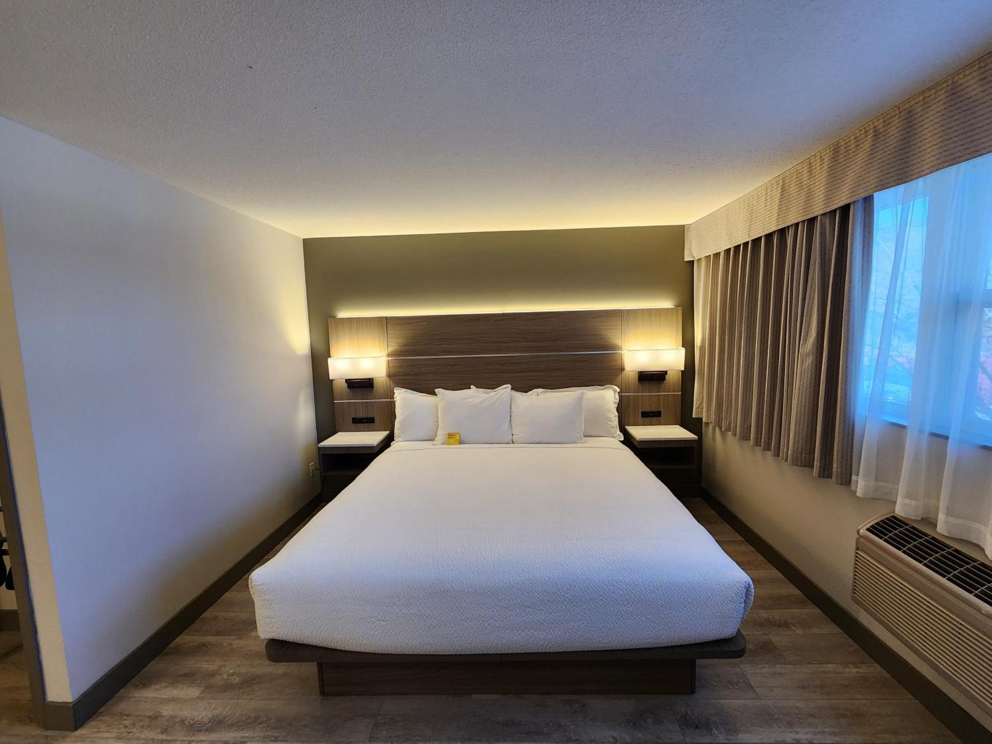 Days Inn By Wyndham Penticton Conference Centre Екстериор снимка