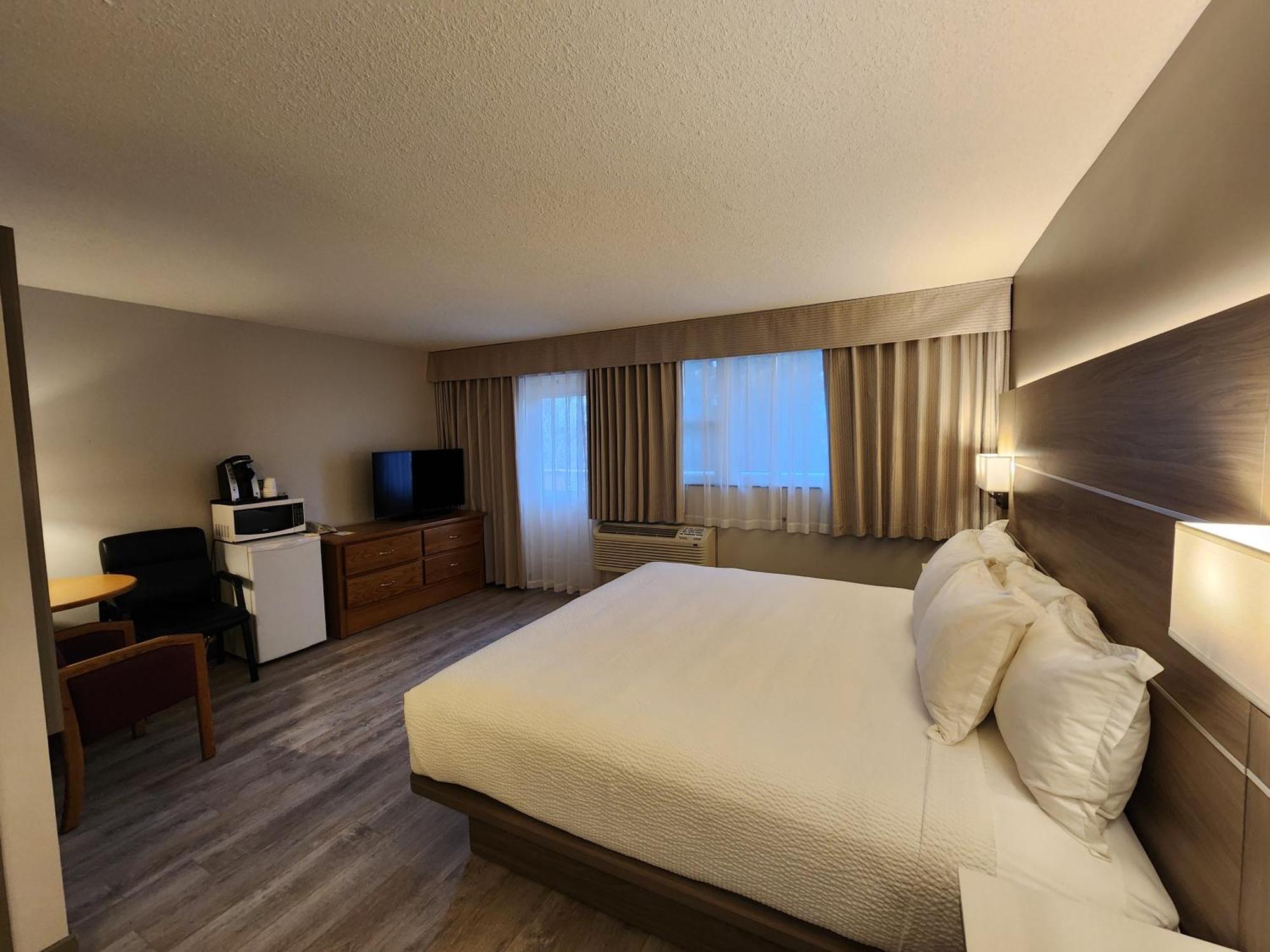 Days Inn By Wyndham Penticton Conference Centre Екстериор снимка