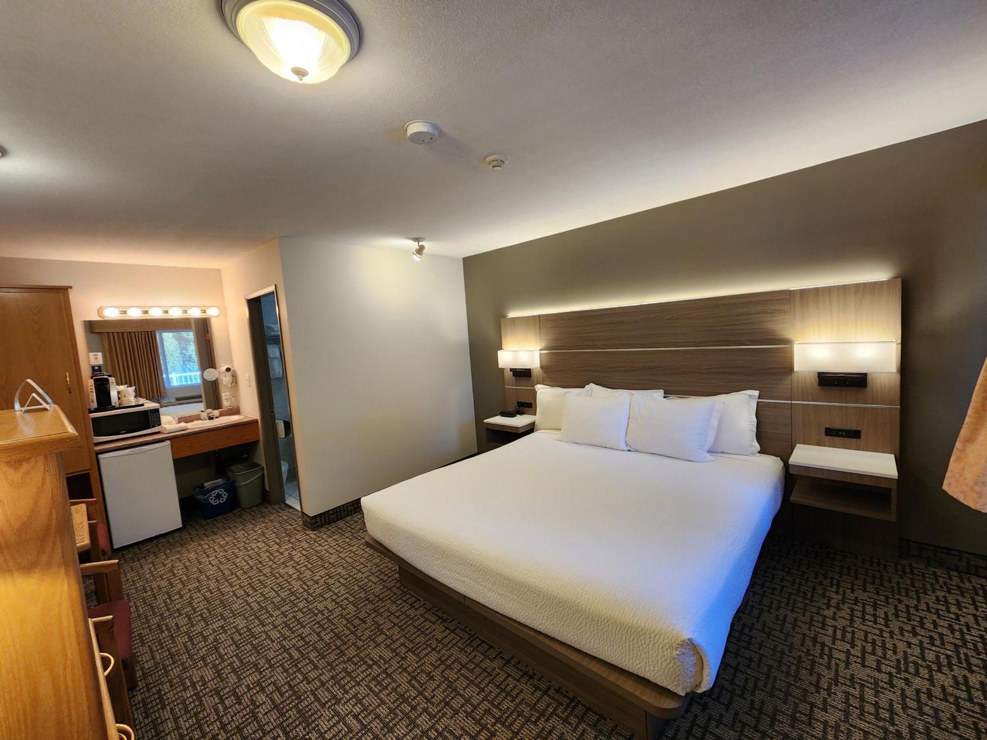 Days Inn By Wyndham Penticton Conference Centre Екстериор снимка