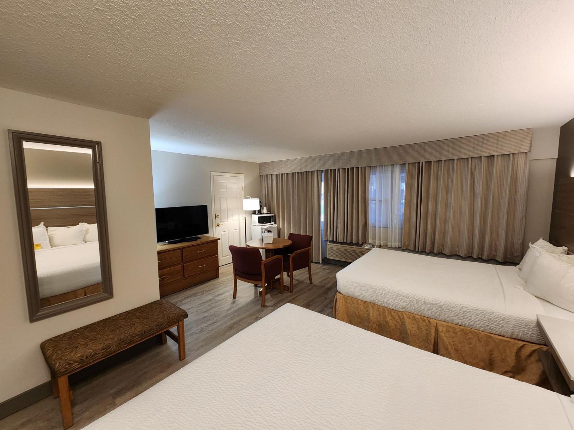 Days Inn By Wyndham Penticton Conference Centre Екстериор снимка