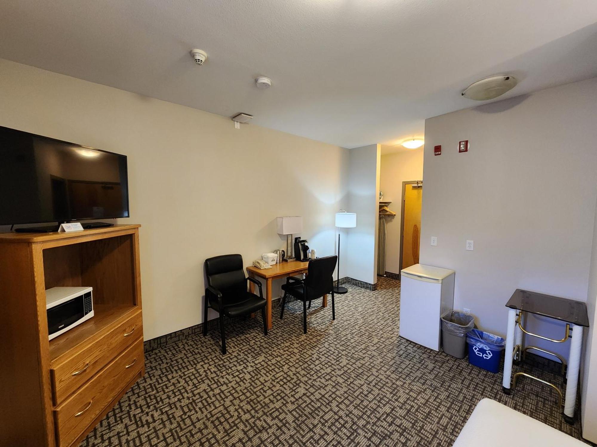 Days Inn By Wyndham Penticton Conference Centre Екстериор снимка