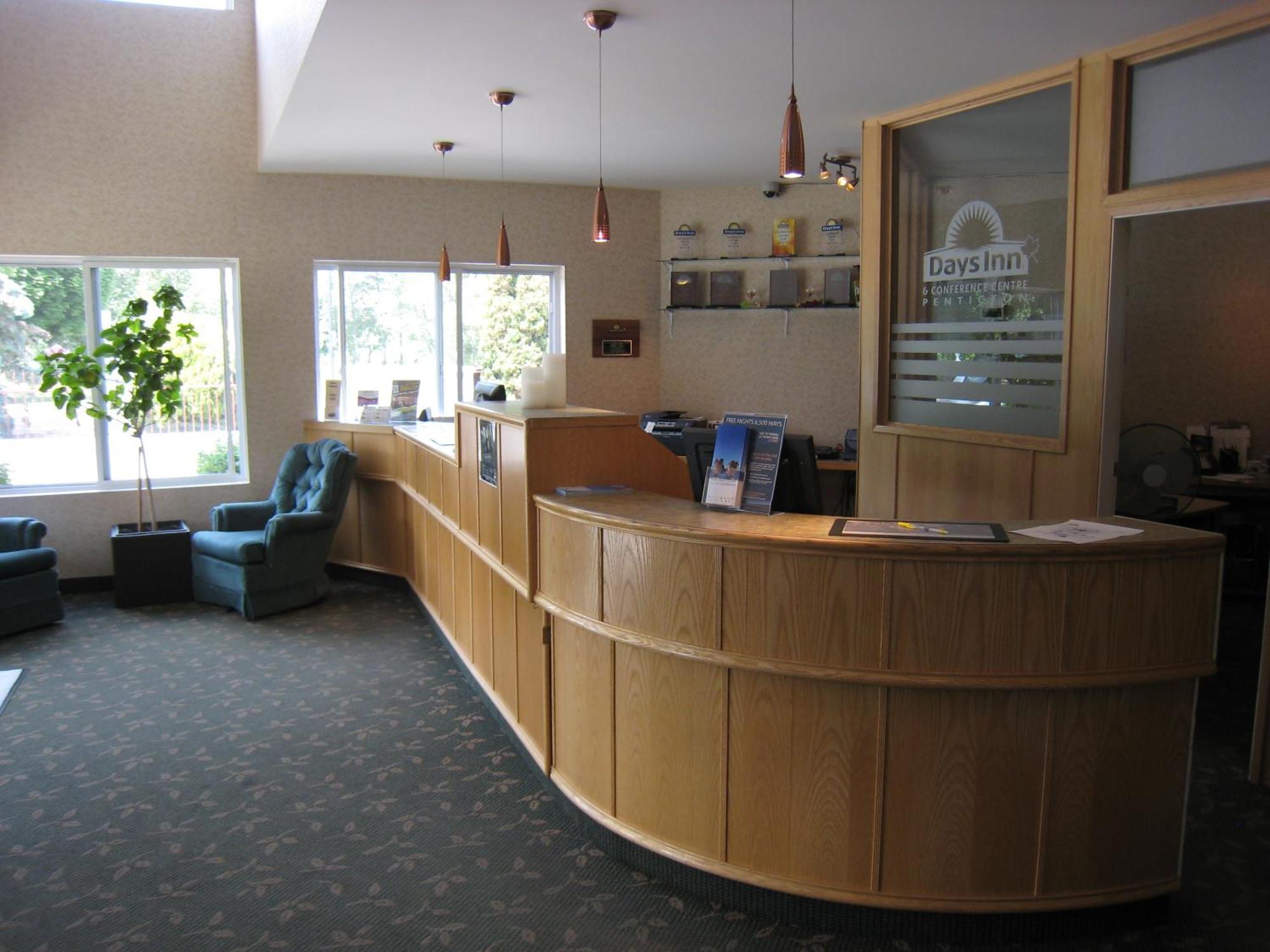 Days Inn By Wyndham Penticton Conference Centre Екстериор снимка